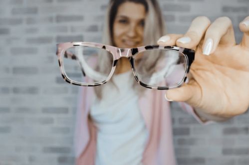 防蓝光 防近视 这个消费误区99 的人都不知道