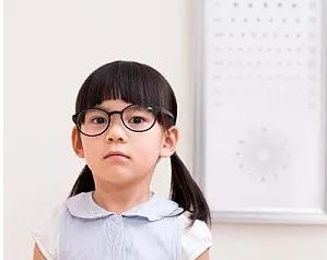 暑期如何给孩子近视加深踩刹车 这个免费视力筛查必须来