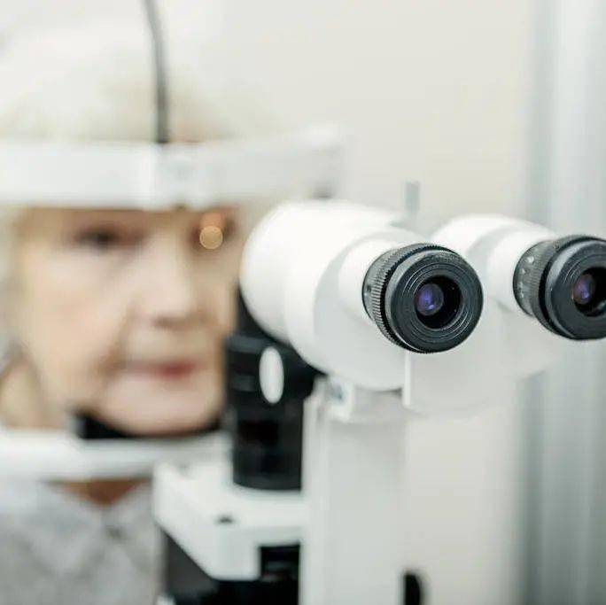 戴眼镜的注意啦!全国摘眼镜工程深圳启动,18岁以下近视弱.