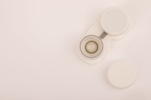 透过隐形眼镜，看见清晰视界 爱眼日摄影中的近视与弱视主题